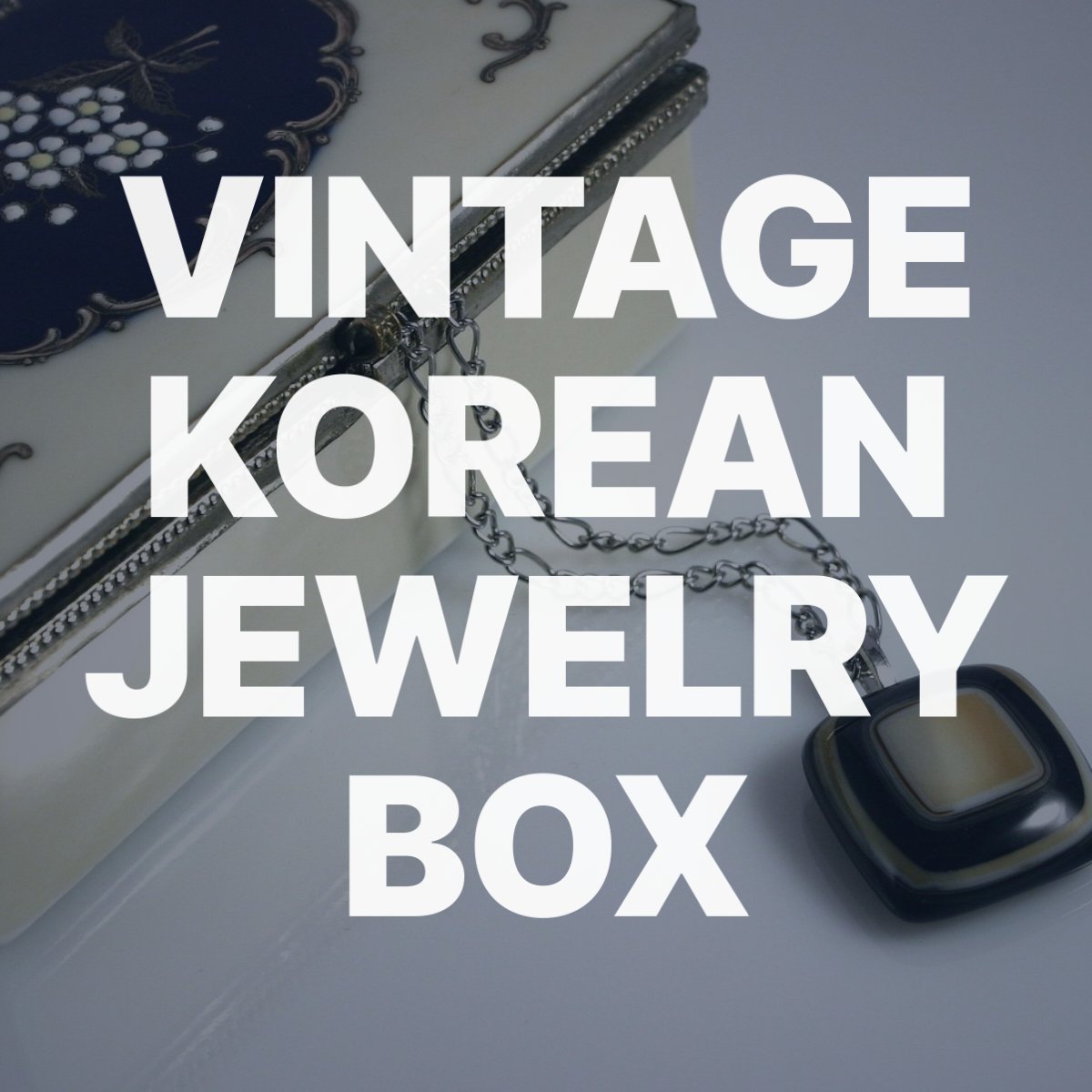Vintage Korean Jewelry box 100224